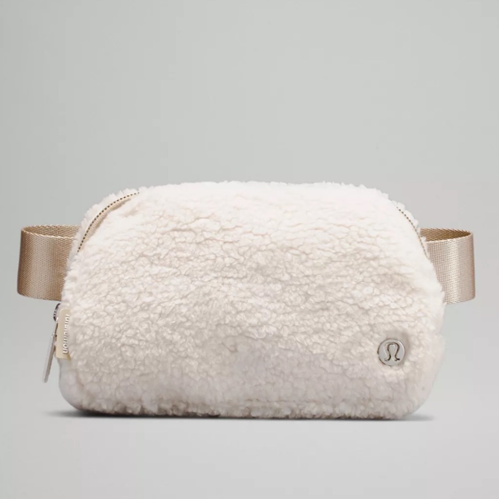 lululemon Everywhere Fleece belt bag. NWT, Ivory